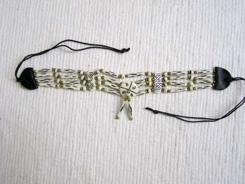4-Row Carved Native American Style Off-White Choker with Center Piece