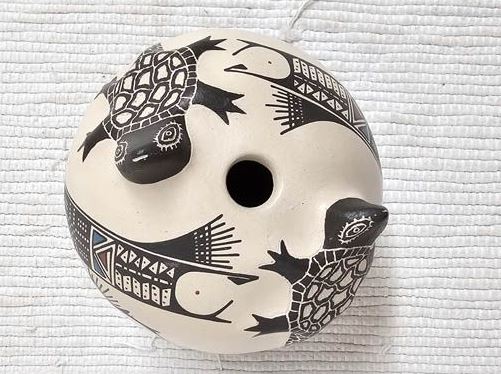 Mata Ortiz Hand-built and Hand-painted Seed Pot with Turtles