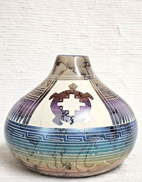 Native American Navajo Fine-Etched Horsehair Smoke Pot with Turtle